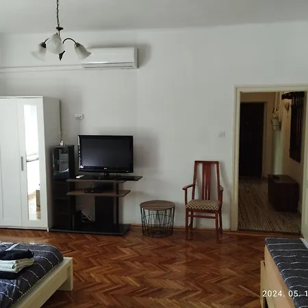 Marson Apartman شقة *